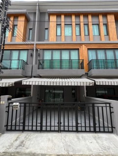 รูปภาพ ✨ Luxury Townhome for Rent, Eigen Premium Townhome Rama 9, 3-story, 3 bedrooms, 4 bathrooms, 20 sq.wa., Soi Chalerm Phrakiat 89 🏡💖