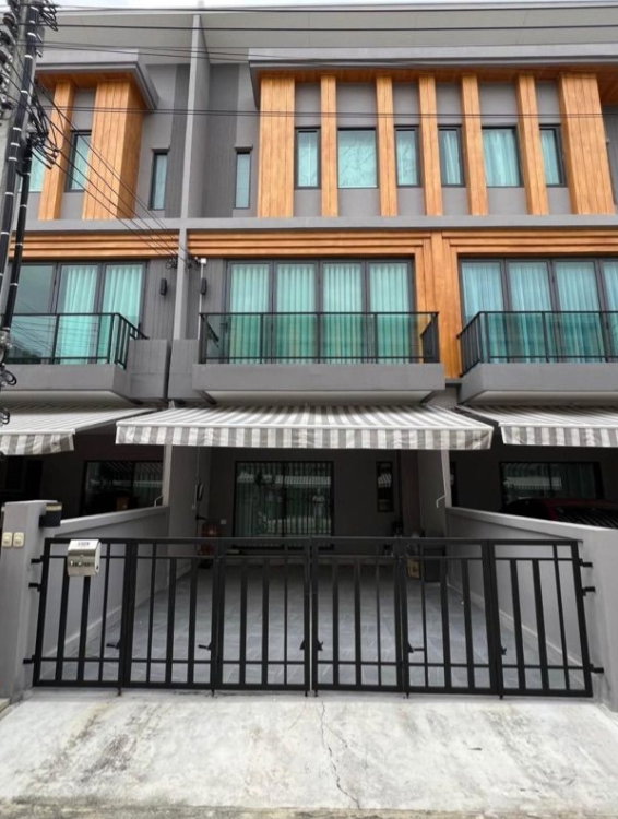 ทาวน์โฮมให้เช่า : ✨ ให้เช่า ทาวน์โฮมหรู โครงการ Eigen Premium Townhome Rama 9 แบบ 3 ชั้น 3 นอน 4 น้ำ 20 ตรว ซอยเฉลิมพระเกียรติ 89 🏡💖