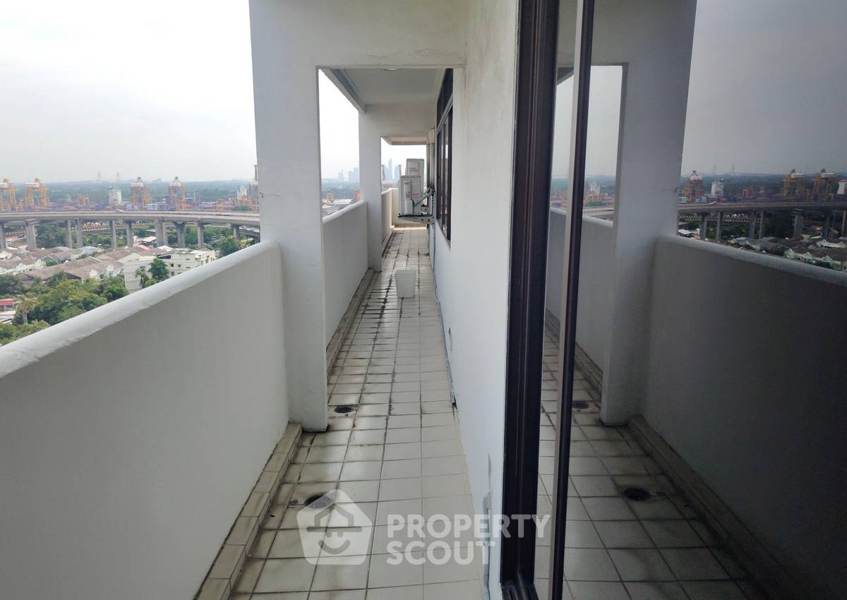 รูป คอนโด 3 ห้องนอน ขนาด 315 ตร.ม. ชั้นสูง ที่ The Roof Garden On Nut ใกล้ BTS อ่อนนุช (ID 2009960) - รูปที่ 7/19
