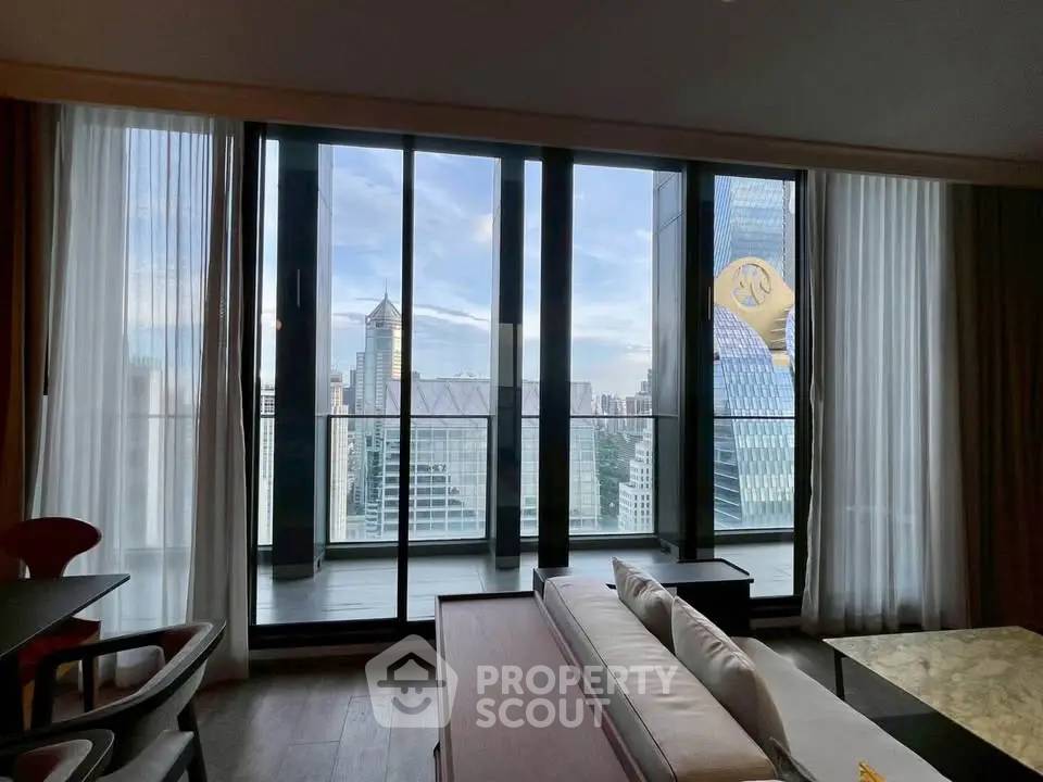 รูป คอนโด 3 ห้องนอน 178 ตร.ม. ชั้นสูง 40 ที่ Noble Ploenchit ใกล้ BTS เพลินจิต 100 ม. (ID 2873749) - รูปที่ 3/22