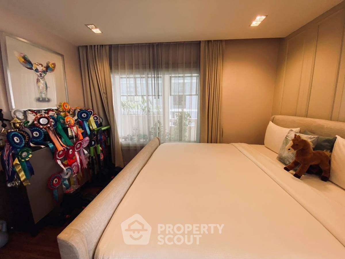 picture 3-BR 250 Sqm Condo At Benjasri Condominium, 12A Floor, BTS Phaya Thai (ID 2885205) - 13/42