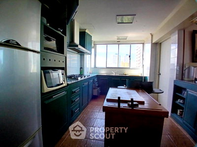 Condos for sale : 4-BR 250 Sqm Condo For Sale, The Royal Princess Condo, Nong Kae (ID 1560289)