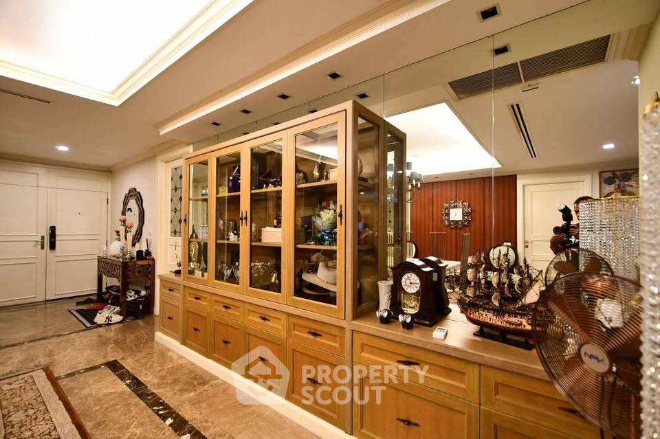 รูป คอนโด 3 ห้องนอน 230 ตร.ม. ชั้น 33 สาธร การ์เด้นส์ ใกล้ MRT สีลม (ID 2869827) - รูปที่ 2/26