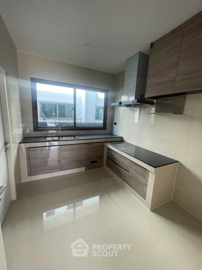 รูป บ้าน 4 ห้องนอน สำหรับเช่า โฮมเลี้ยงสัตว์ได้ บุราศิริ กรุงเทพกรีฑา ใกล้หัวหมาก (ID 1527108) - รูปที่ 4/11