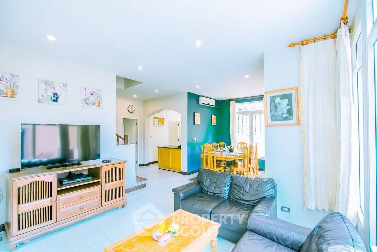 รูป วิลล่า 4 ห้องนอน ให้เช่า บ้านฟ้า ริมหาด วิลเลจ พัทยา (ID 2155352) - รูปที่ 2/12