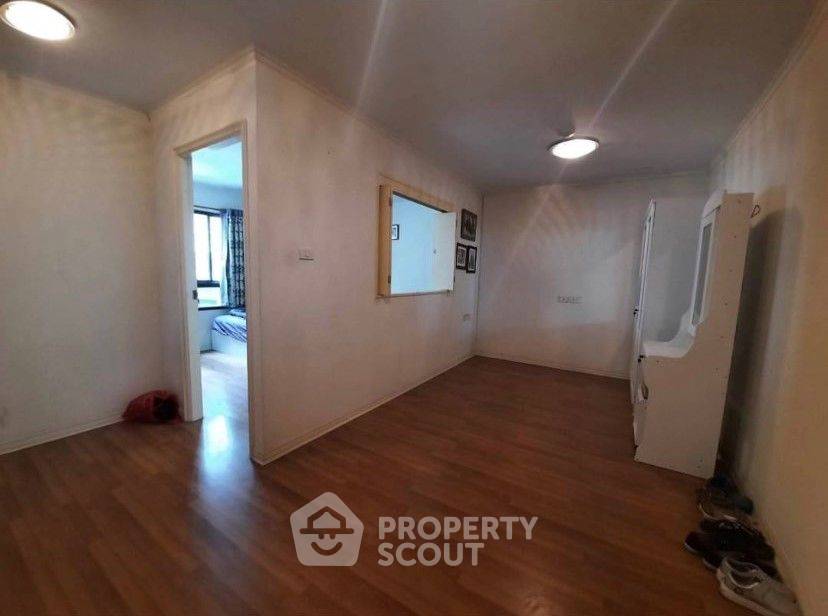 picture 1-BR Condo 41 Sqm On 4th Floor At Lumpini Place Narathiwas Ratchanakarin (ID 1166230) - 3/9