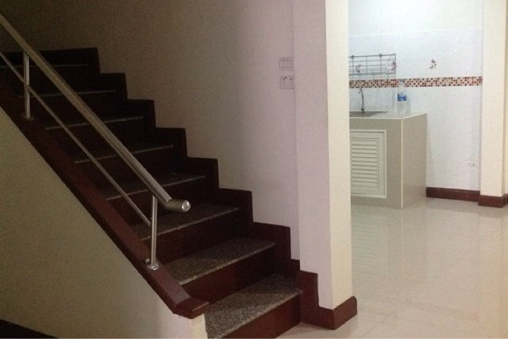 picture sale townhouse sinthavee tieantalay1 - 3/5