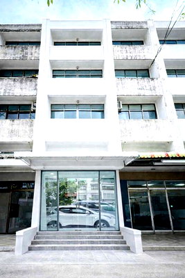 เช่าอาคารพาณิชย์ วิทยาลัยนานาชาติราฟเฟิลส์ : อาคารพาณิชย์ 4.5 ชั้น 4นอน พระราม9 รามคำแหง 4-14 3 น้ำ 18 ตร.ว.300 ตร.ม. เดอะมอลล์ รามคำแหง 300 ม. ม.รามคำแหง 1 กม.หัวหมาก