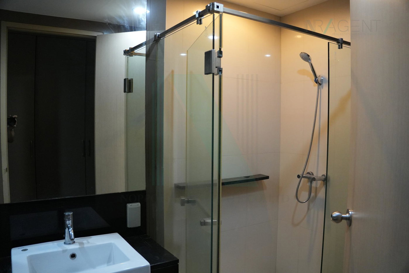 รูป ขายคอนโด สิริ ออน 8 อาคาร 1 ชั้น 2 2 ห้องนอน ขนาด 81 ตรม ใกล้ Robinson สุขุมวิท - รูปที่ 6/8