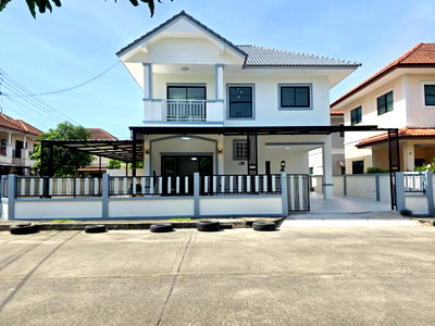 ขายบ้านเดี่ยว : บ้านเดี่ยว 2 ชั้น (หลังมุม) ทำเลดีเยี่ยม รีโนเวทใหม่ทั้งหลัง สวย กว้างขวาง หมู่บ้านเต็มสิริ 1 ถนนมิตรไมตรี 12 คู้ฝั่งเหนือ คู้ซ้าย หนองจอก 