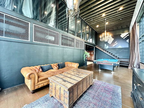 Emporio Place | 3 Bedroom Duplex Condo For Rent in Sukhumvit 24 - BR12147CD