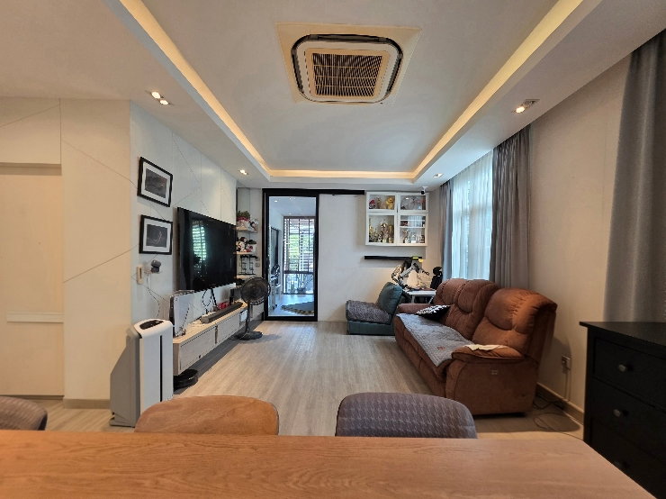 รูป บ้านหรูหน้าสวน ต่อเติมกว้างถึง 300 ตรม. มบ.มัณฑนา ร่มเกล้า กับฮวงจุ้ยมังกรรับทรัพย์ - รูปที่ 2/14