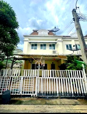 เช่าทาวน์โฮม รร.แย้มจาดวิชชานุสรณ์  : MTR70 ใกล้ Central Eastville & ทางด่วน! ปล่อยเช่าทาวน์โฮมหลังมุม โครงการดิ เอ็กซ์คลูซีฟ นวลจันทร์ แต่งครบพร้อมอยู่