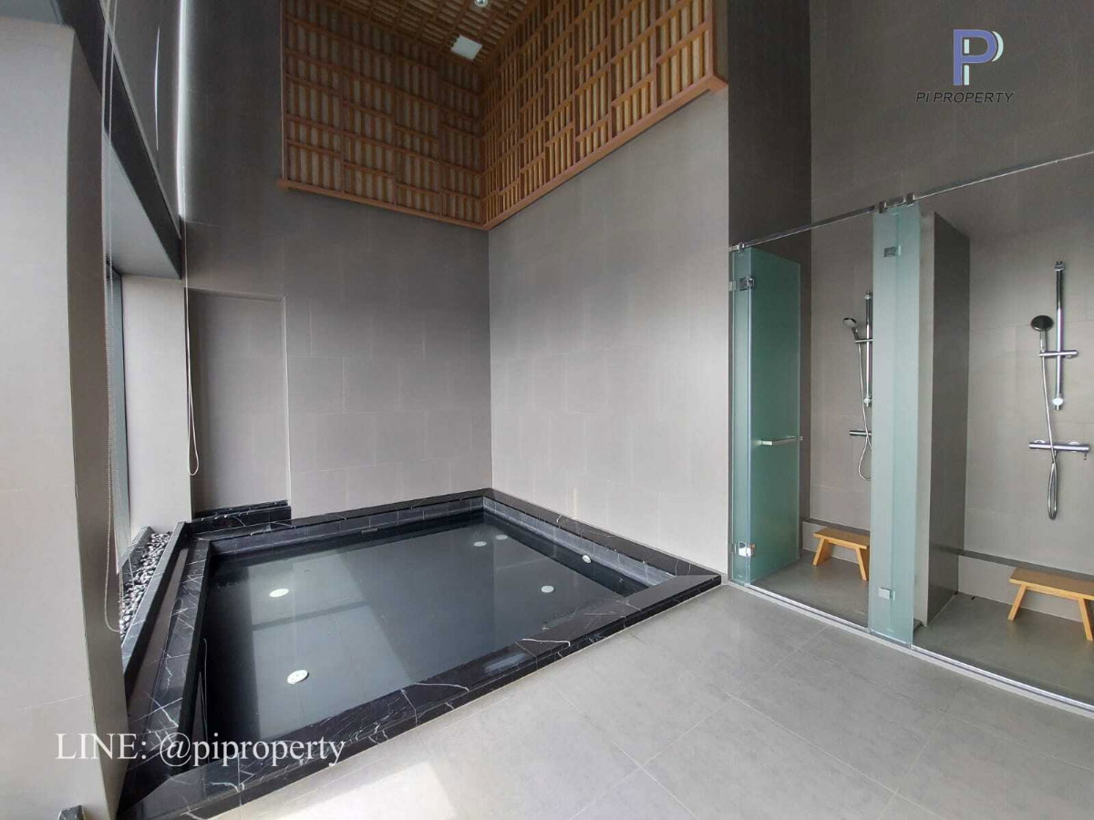 รูป ให้เช่าห้องชุด 1 ห้องนอน ตกแต่งครบครัน ในโครงการ Esse at Shingha Complex ชั้นล่าง เดินทางสะดวกจากอโศก - พระราม 9 และอาคารสำนักงาน Singha Complex - รูปที่ 17/26