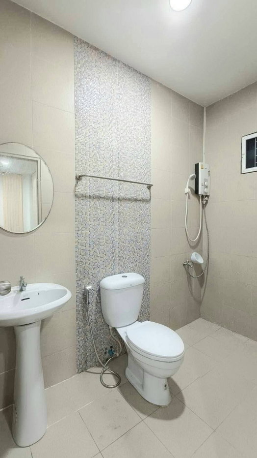 รูป  ขายบ้านเดี่ยว ชั้นเดียว รีโนเวทใหม่ทั้งหลัง หมู่บ้านลลัลตา เออริเกท คลองน้ำหู (ระยอง) 43 ตร.วา แอร์ 2
โซนมาบตาพุด

 - รูปที่ 8/9