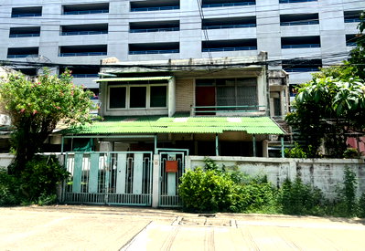 Houses for sale Ratchadaphisek Road : Call : 091-003-9396 Single house Phahonyothin Soi 19/1, Chatuchak 56 sq.wa. 3 Bedrs, 3 Baths. Near Central Ladprao