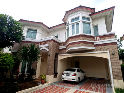 Houses for rent Samut Prakarn : Luxury Modern 3-Bedroom Detached House for Rent at De Ville Srinakarin