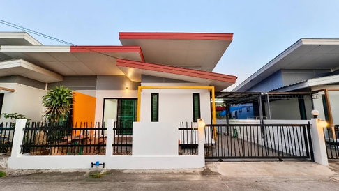  ขายบ้านเดี่ยว ชั้นเดียว รีโนเวทใหม่ทั้งหลัง หมู่บ้านลลัลตา เออริเกท คลองน้ำหู (ระยอง) 43 ตร.วา แอร์ 2
โซนมาบตาพุด

