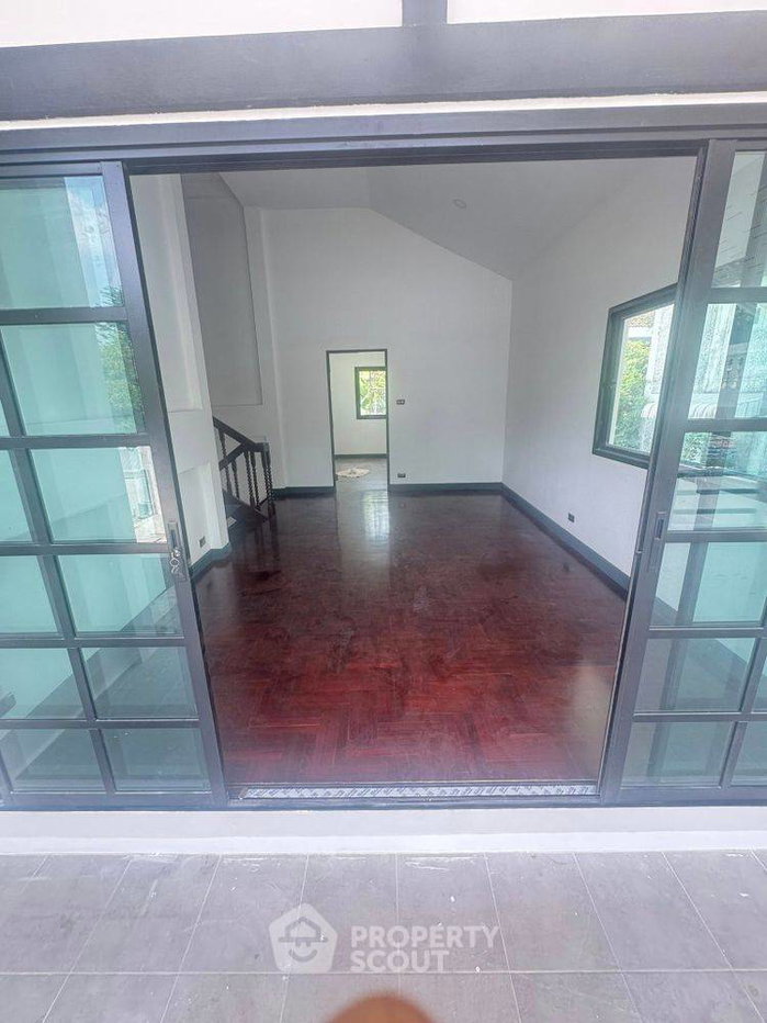 รูป บ้านเช่า 4 ห้องนอน ในแถบประเวศ กรุงเทพ | เลี้ยงสัตว์ได้ (ID 2961953) - รูปที่ 1/12