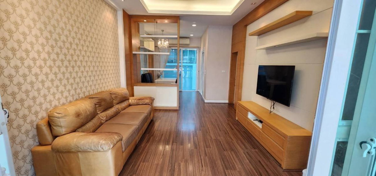 รูป ให้เช่า โมเดิร์นทาวน์โฮม 3ชั้น 3ห้องนอน 3ห้องน้ำ 2ที่จอดรถ บ้านกลางเมือง เอสเซ้นส์ สาทร-ตากสิน2 เดินไป BTSได้เลย - รูปที่ 2/10