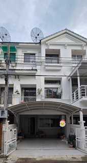 รูปภาพ 🏡 ให้เช่าทาวน์โฮม 3 ชั้น หมู่บ้านกลางเมือง 2 เหม่งจ๋าย 3 ห้องนอน 4 ห้องน้ำ พร้อมเฟอร์นิเจอร์ครบ บ้านสวย สภาพใหม่ ปรับปรุงและตกแต่งใหม่ทั้งหลัง