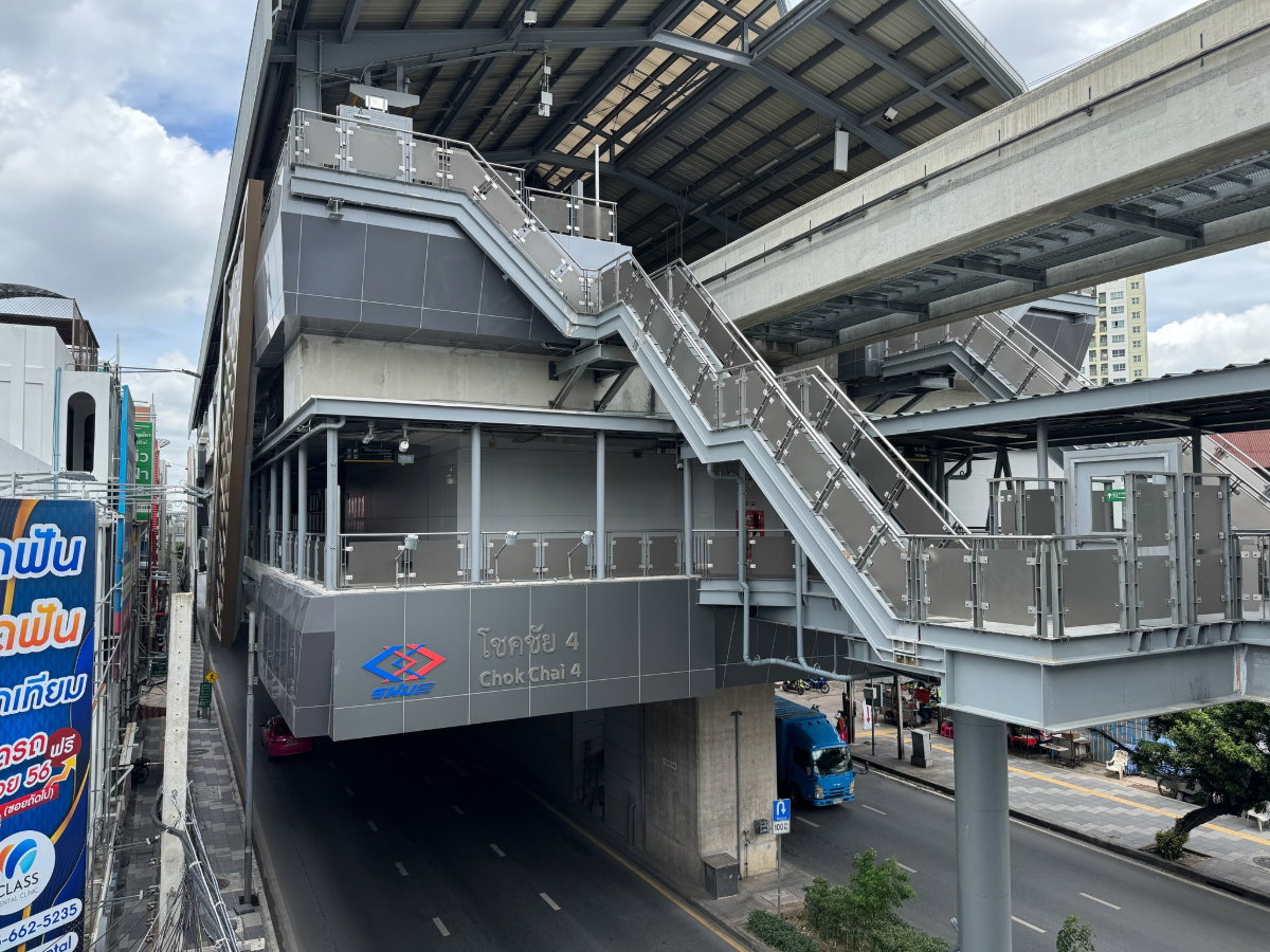 รูป คอนโดชั้นล่าง ใกล้รถไฟฟ้า รีโนเวทสวย กว้าง 75 ตร.ม. เพดานสูง 4 ม. - รูปที่ 18/18