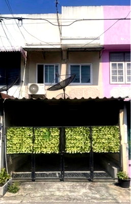ทาวน์โฮม ถนนเทพรักษ์ : ทาวน์เฮ้าส์ หมู่บ้านรุ่งเรืองเฮ้าส์  พหลโยธิน 54 ขายต่ำกว่าราคาตลาด (17.9 ตร.วา 2 นอน 2 น้ำ)