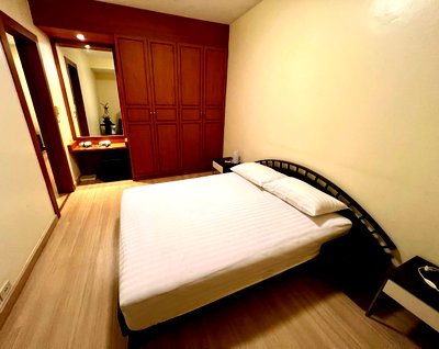 Condos for rent : Condo Baan Sathorn Chaophraya for rent with bathtub and full furnished and river view ready to move 