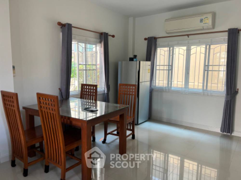 รูป บ้านเช่า 3 ห้องนอน ในสุรศักดิ์ ศรีราชา ชลบุรี (203 ตร.ม.) (ID 1442725) - รูปที่ 2/5