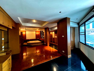 เช่าทาวน์โฮม กรุงเทพมหานคร : Luxury Townhouse for Rent Thonglor | Family Home Ready to Move In | Near BTS Thonglor | 110,000 THB/Month | ทาวน์เฮ้าส์หรูให้เช่า ทองหล่อ เหมาะครอบครัว พร้อมเข้าอยู่ ใกล้ BTS ทองหล่อ 110,000 บาท/เดือน -LTH12646