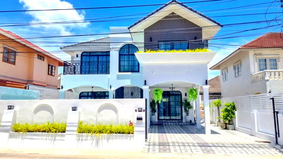 บ้านเดี่ยว พิพิธภัณฑ์ยางพารา  : Luxury Pool Villa for Sale Khao Noi  East Pattaya