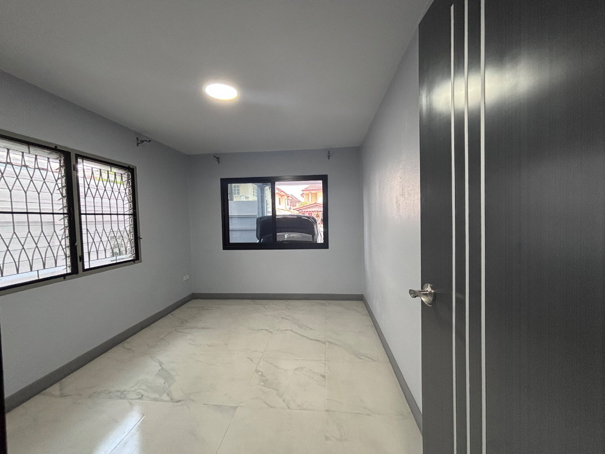 รูป 📌ขายบ้านเดี่ยวรามคำแหง 124 หมู่บ้านเกศรี 2  (54 ตร.วา) 4 ห้องนอน+ 2 ห้องอเนกประสงค์, 3 ห้องน้ำ ราคา 7.2 ล้าน - รูปที่ 26/42