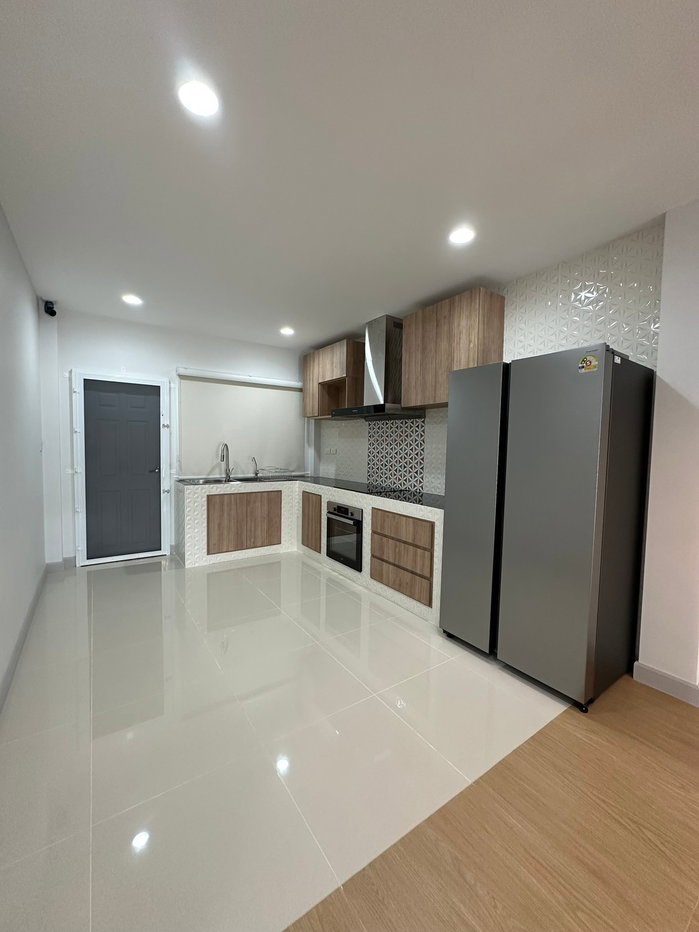 รูป 🏡✨ ให้เช่าบ้านแฝด — ซอยอ่อนนุช 40 บ้านสวย พร้อมอยู่ มีพื้นที่นั่งเล่นและสวนข้างบ้าน  - รูปที่ 11/15
