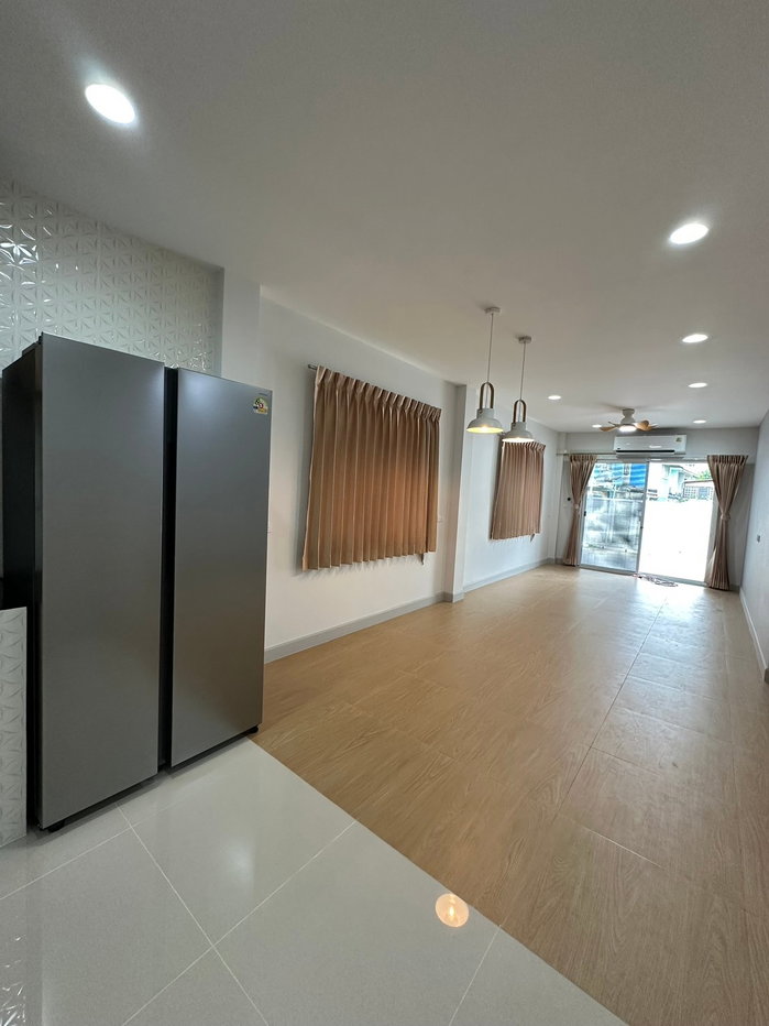 รูป 🏡✨ ให้เช่าบ้านแฝด — ซอยอ่อนนุช 40 บ้านสวย พร้อมอยู่ มีพื้นที่นั่งเล่นและสวนข้างบ้าน  - รูปที่ 12/15