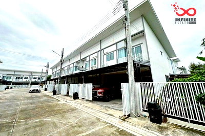 ขายทาวน์โฮม : ขายทาวน์โฮม 2 ชั้น หลังริม 34 ตร.ว. ม.เดอะ มิราเคิล ถนนเทพารักษ์ บางพลี สมุทรปราการ