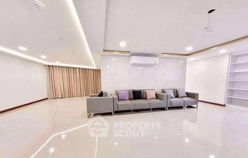 คอนโด 3 ห้องนอน 220 ตร.ม. ให้เช่า เฟรนด์สุนัข President Park Condominium ใกล้ MRT ศูนย์สิริกิติ์ (ID 2964436)