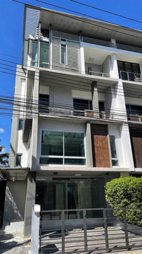 ให้เช่าบ้าน บี สแควร์ พระราม 9-เหม่งจ๋าย (B-Square Rama 9 - Mengjai) อยู่ซอยสหการประมูล แขวงวังทองหลาง เขตวังทองหลาง
