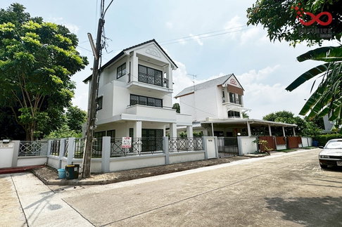 ขายบ้านเดี่ยว 3 ชั้น ถนนรามอินทรา - พระยาสุเรนทร์ 30 บ้านสวย หลังมุม ใกล้รถไฟฟ้าสายสีชมพู 
