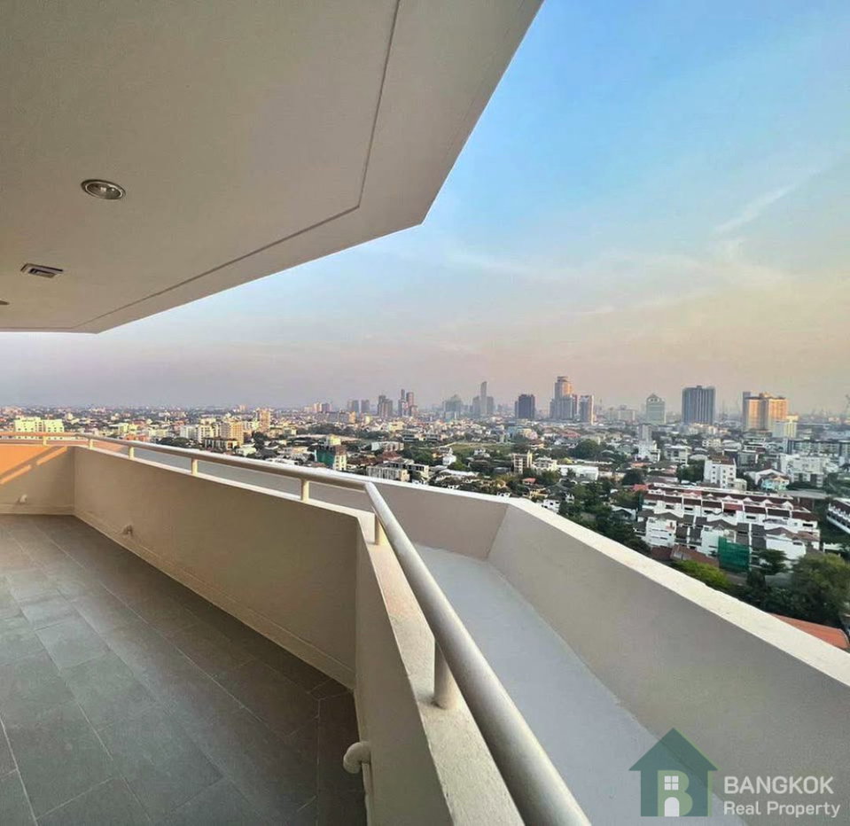 รูป ขายคอนโดหรู 4 ห้องนอน รีโนเวทใหม่ พร้อมผู้เช่า | La Cascade เอกมัย - รูปที่ 4/20