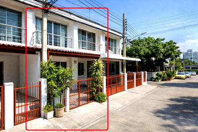 ทาวน์โฮม เขตบางซื่อ : เมเจอร์ ซีนีเพล็กซ์ รัชโยธิน 5.31กม.รัชดา MRTวงศ์สว่าง 900ม. ถูกที่สุดในโลก พระจอมเกล้าพระนครเหนือ 18ตรว. 158ตรม. 3นอน 2น้ำ 1-2จอดรถ