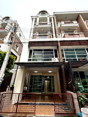 Home office for rent : Townhome for Rent on Nawamin Road