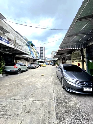 Townhouses for sale Thon Buri : 3 Bedroom Townhouse for sale in Dao Khanong, Bangkok  1954234