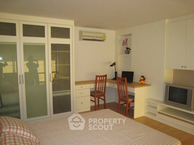 picture 1-BR Condo For Rent At Duplex, Phratamnak (50 Sqm) (ID 405074) - 4/22