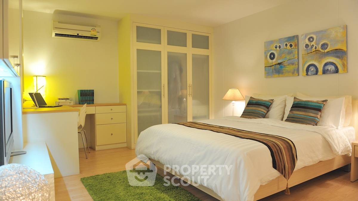 picture 1-BR Condo For Rent At Duplex, Phratamnak (50 Sqm) (ID 405074) - 2/22