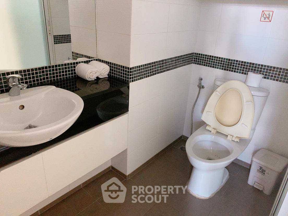 picture 1-BR Condo For Rent At Duplex, Phratamnak (50 Sqm) (ID 405074) - 12/22
