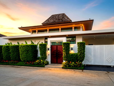 บ้านเดี่ยวให้เช่า : 3 beds in Bangtao, walks to the beach and Boat Avenue