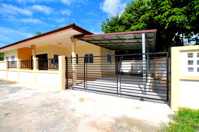 Houses for sale Ban Khai Rayong : New House for Sale  Never Occupied 50.3 Sq.Wah 3 Bedrooms  Takhan, Ban Khai, Rayong Near Sri Rayong Hospital  Only 7 km Away