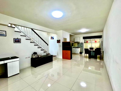 Townhouses for rent : For Rent: 3-Storey Townhome at Town Avenue Rama 9 – Krungthep Kreetha 7 Prime Location: Near Ramkhamhaeng 60 and Expressways – Easy Access to the City
