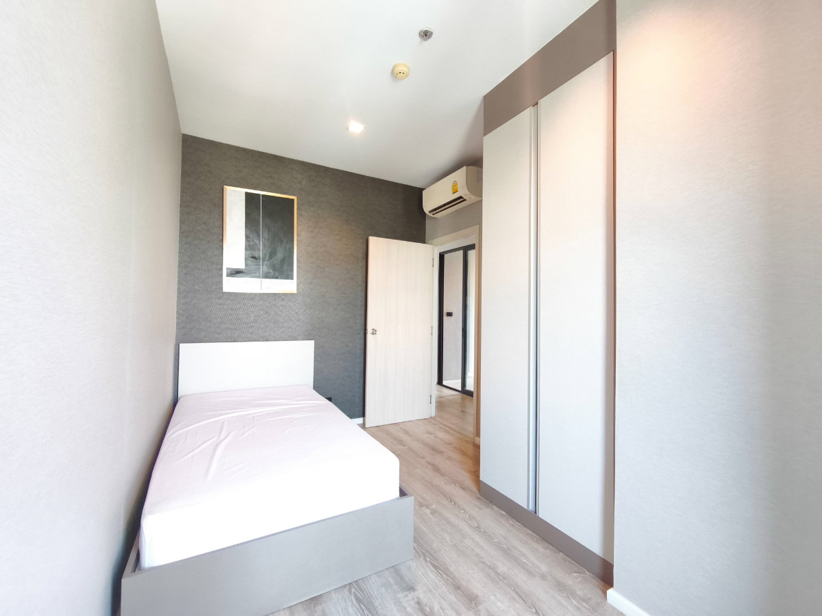 รูป Condo for RENT :   Knightsbridge Skyriver Ocean  size 62 sqm. 2 Bed / 2 Bath (Bathtub) / River View /Balcony /Closed Kitchen   𝐅𝐥𝐨𝐨𝐫 : 22nd   - รูปที่ 12/23