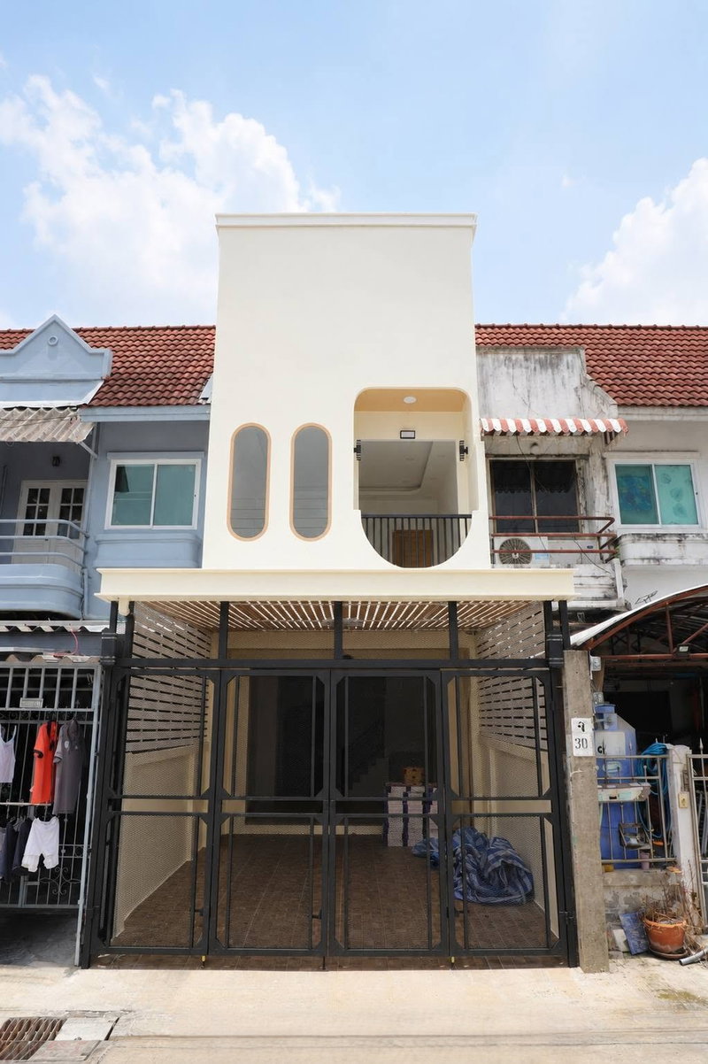 ขายทาวน์โฮม : R237 🏡 เปิดจอง ทาวน์เฮาส์ 2 ชั้น หมู่บ้านยลประภา รีโนเวทใหม่ พร้อมเข้าอยู่ ย่านโพธิ์แก้ว ✨🏡  Presale เพียง 2.99 ล้านบาท 💥